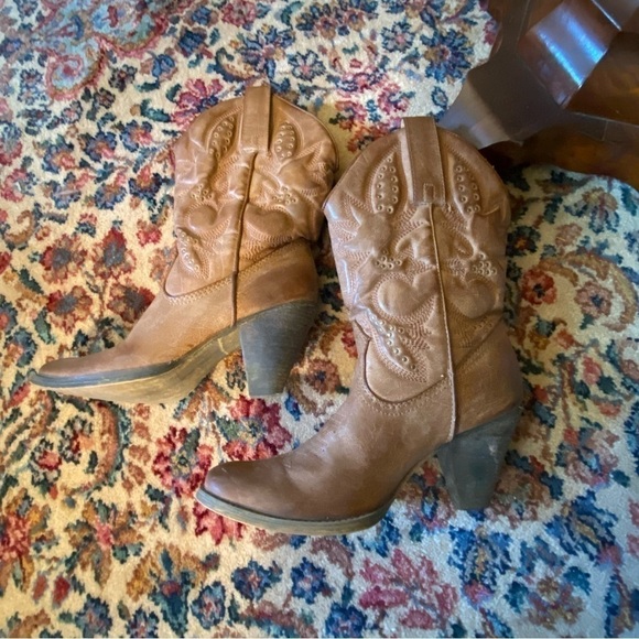 Very Volatile western boots 3.5” heel and kickass attitude. Animal Friendly - Picture 7 of 7
